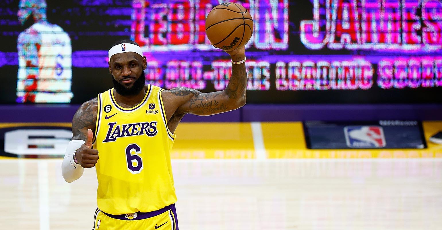 Lebron James now NBA's all-time scoring leader after 38 point