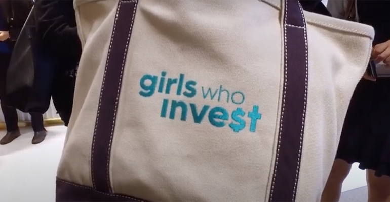 girls-who-invest-bag.png