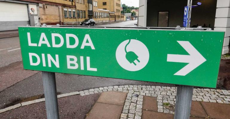 charge car sign sweden