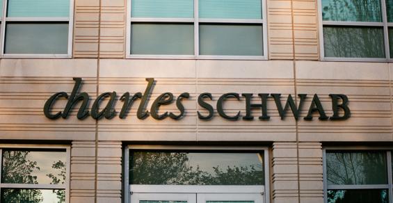 Schwab Eyes Worst Month Since 1987 as Cash Shifts to Money Funds