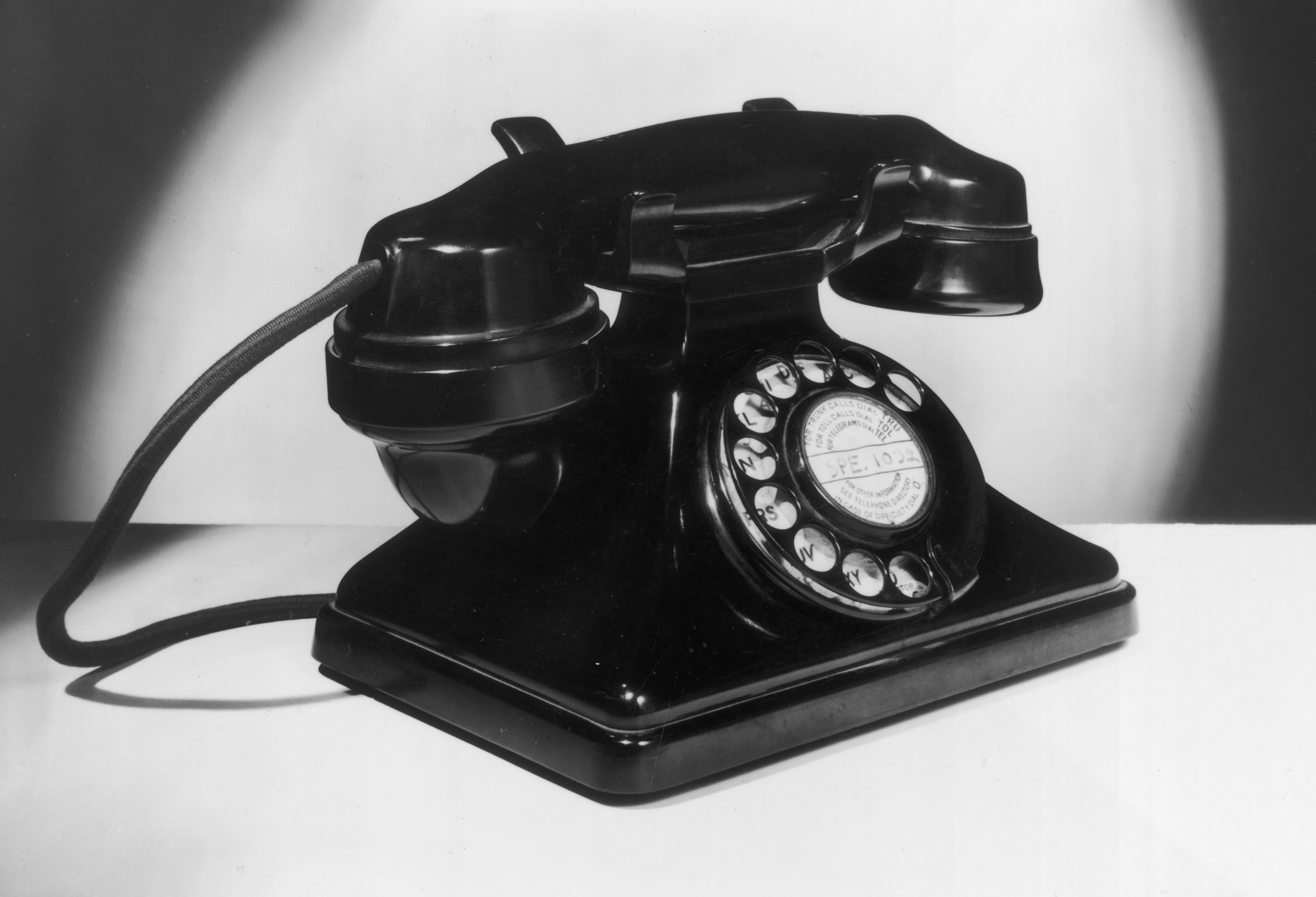 Телефона 50 сумма. Фото на телефон. Американские телефоны. Телефон 1922 года. Телефон 1959.